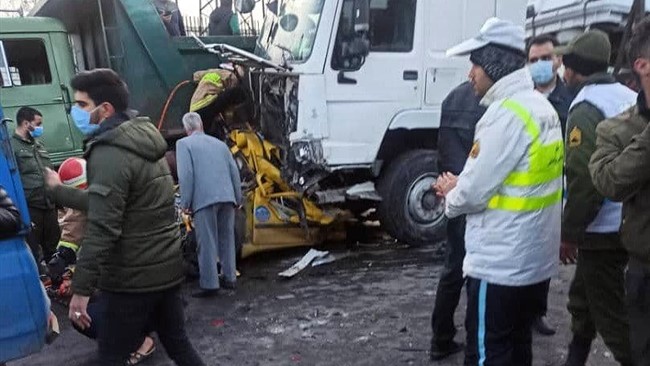 سخنگوی سازمان آتش‌نشانی و خدمات ایمنی شهر تهران از جانباختن یک تن و مصدومیت هفت تن در پی تصادف یک تریلی کمرشکن با هفت خودرو دیگر در جنوب تهران خبر داد.