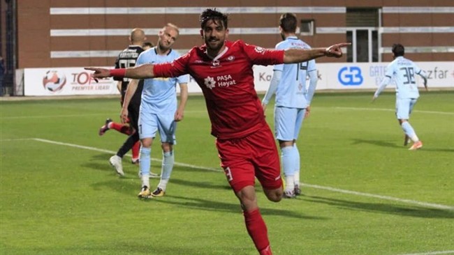 باشگاه پرسپولیس از موضع خود بابت جذب مهاجم تراکتور عقب‌نشینی کرد.