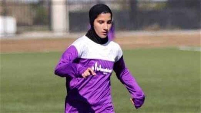 یکی از بازیکنان جوان فوتبال بانوان ایران در یک تصادف به شدت آسیب دید.