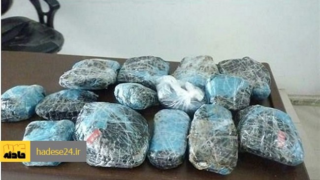 فرمانده مرزبانی انتظامی کشور از کشف بیش از یک تن و ۲۸۰ کیلوگرم ماده مخدر شیشه و تریاک در چابهار و سراوان خبر داد.