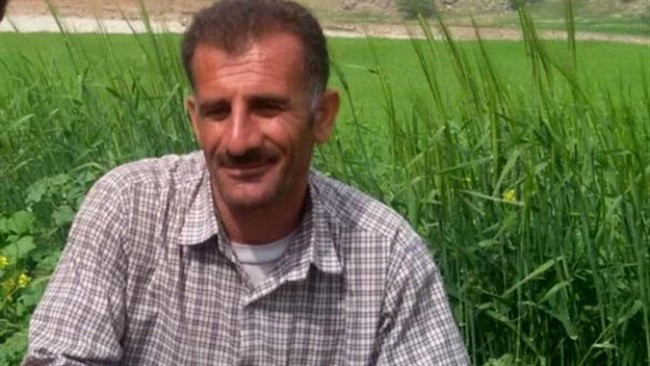 آبدار چاروسایی که دو روز پیش جلوی آب و فاضلاب شهر قلعه رئیسی مرکز بخش چاروسا خودسوزی کرده بود، درگذشت.