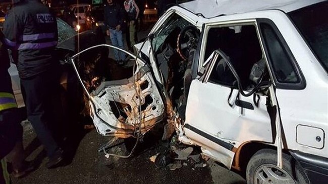 در تصادف دو خودرو پراید با تریلی در جاده کازرون-بوشهر شش نفرمصدوم شد.
