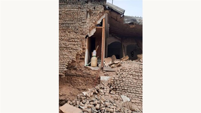 سخنگوی سازمان آتش نشانی و خدمات ایمنی شهرداری تهران از مصدومیت یک تن در پی ریزش یک ساختمان قدیمی در مجاورت زمین گودبرداری شده خبر داد.
