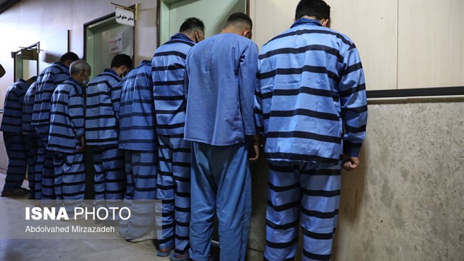 بدنبال سرقت حدود ۱۵۰ صندوق اجاره‌ای از شعبه دانشگاه بانک ملی ایران، تیمی ویژه از ماموران پلیس آگاهی تهران بزرگ رسیدگی به موضوع را در دستور کار خود قرار داده و در عرض کمتر از یک هفته از وقوع سرقت، تعدادی از عاملان این سرقت از سوی پلیس شناسایی و دستگیر شدند.