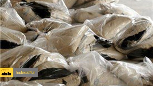 یک باند توزیع مواد مخدر در کرمانشاه منهدم و ۳۹۸ کیلوگرم تریاک با تلاش مأموران پلیس این استان کشف شد.