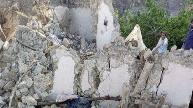 خبرگزاری رویترز به نقل از مقامات مدیریت بحران افغانستان شمار قربانیان زمین لرزه در این کشور را تاکنون ۹۵۰ تن اعلام کرد.