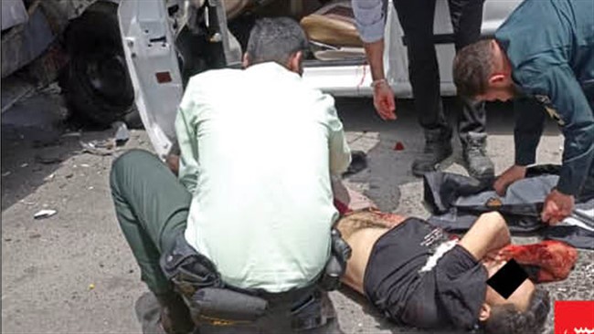 سمند سوار مسلحی که صبح روز گذشته به یک مرکز بازی های رایانه ای در مشهد دستبرد زده بود، چند ساعت بعد طی درگیری مسلحانه با پلیس کشته شد.
