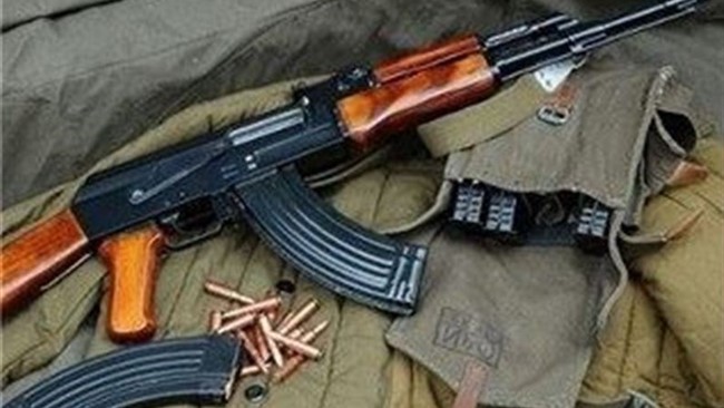 جانشین فرمانده انتظامی استان اصفهان از دستگیری اعضای یک باند قاچاق اسلحه و کشف ۳۵ قبضه اسلحه شکاری و ۱۶۰۰ فشنگ خبر داد.