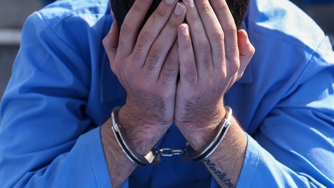 دادستان عمومی و انقلاب مرکز استان فارس گفت: متهم متواری پرونده صرافی کلاهبردار در شیراز پس از پیگیری های طولانی جهت رسیدگی قضایی به کشور بازگردانده شد.