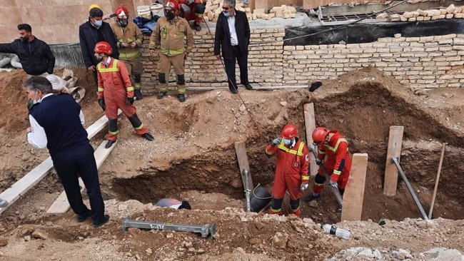 بانوی ۳۹ ساله‌ای به هنگام عبور از اطراف محل گود برداری پروژه مسکونی به عمق ۳متری، در شیراز سقوط کرد و روانه بیمارستان شد.
