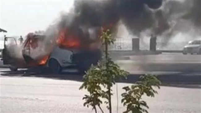 سه شهروند بر اثر واژگونی خودرو و آتش گرفتن آن در محور بافق ـ یزد جان خود را از دست دادند.