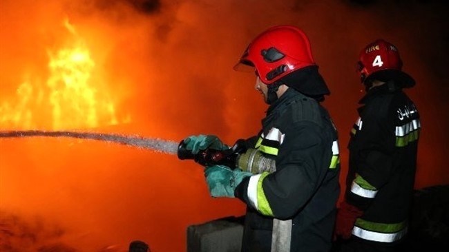 بدنبال آتش سوزی محل استراحت کارگران در خیابان بریانک شرقی، خیابان خبری تهران، ۶ کارگر دچار مصدومیت وسوختگی شدند.