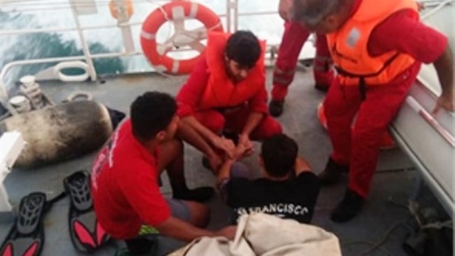 مدیر اداره بنادر و دریانوردی کیش از نجات یک جوان ۲۱ ساله در آب‌های جزیره کیش خبر داد.
