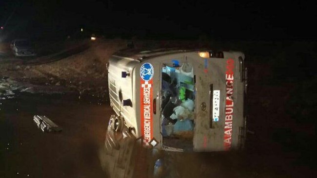 رئیس مرکز مدیریت حوادث و فوریت‌های پزشکی قزوین گفت: واژگونی آمبولانس بخش خصوصی در مسیر قزوین-رشت متاسفانه یک فوتی به همراه داشت.