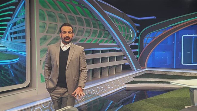 محمد میر مجری معروف تلویزیون و گزارشگر ورزشی مورد هجوم چند سارق قرار گرفت.