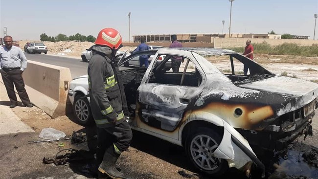 آتش سوزی دو خودروی سواری سمند و پراید در بلوار جانبازان دولت آباد مهار شد.