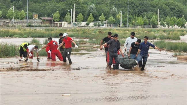 مدیر عامل جمعیت هلال احمر استان اردبیل گفت: نجاتگران جمعیت هلال احمر استان اردبیل یک نفر مفقودی (زن ۴۵ ساله) سیل شهرستان مشگین شهر را پیدا کردند.