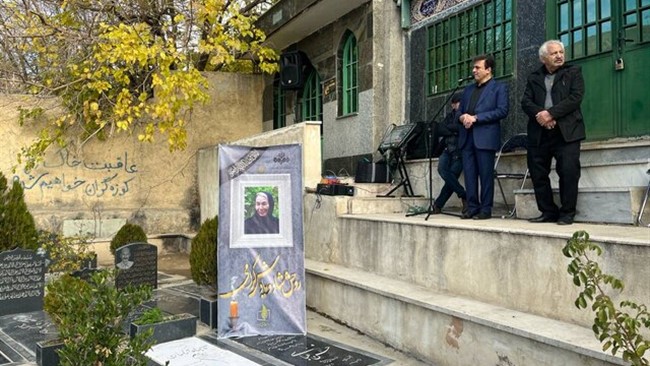 مراسم وداع و خاکسپاری پروانه معصومی با حضور خانواده و نزدیکان این هنرمند در امامزاده ابوطالب تهران برگزار شد.