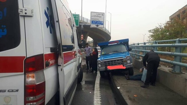 سخنگوی سازمان آتش‌نشانی و خدمات ایمنی شهر تهران از تصادف مرگبار وانت نیسان و سواری سمند در بزرگراه علامه خبر داد.