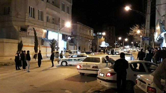 فرمانده انتظامی شهرستان اصفهان از دستگیری 3 سارق که حین فرار با یک دستگاه خودروی مسروقه اقدام به تیراندازی به سمت ماموران پلیس کردند، خبر داد.