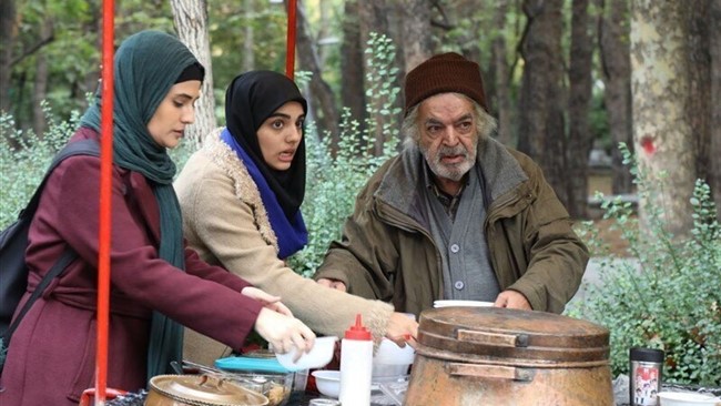 سریال طنز ۹۰ قسمتی با بازی حمید لولایی