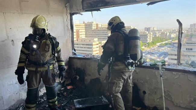 سخنگوی سازمان آتش‌نشانی و خدمات ایمنی شهر تهران از وقوع آتش‌سوزی در طبقه دهم بیمارستانی در میدان تجریش خبر داد.