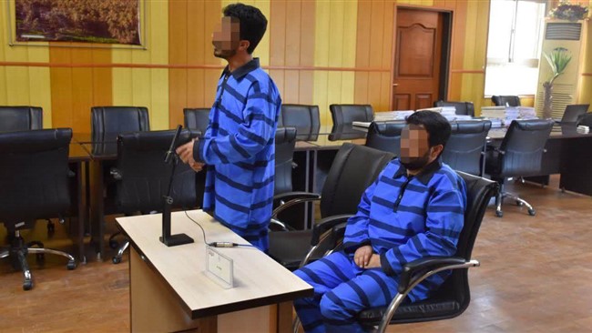 دو پسر جوان به اتهام تعرض به یک دختر و تهیه فیلم سیاه برای اخاذی در دادگاه کیفری یک استان تهران محاکمه شدند.