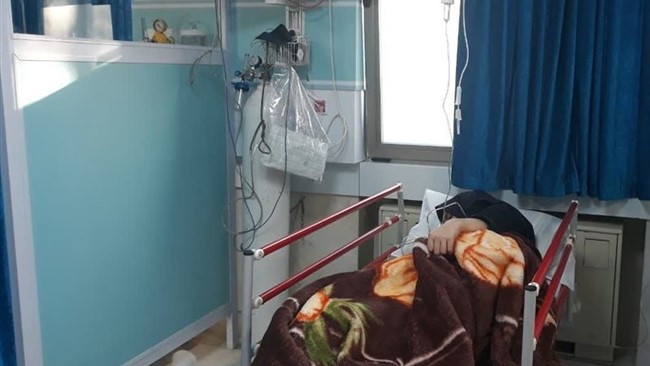 تعدادی از دانشجویان دختر در دانشگاه آزاد اسلامی واحد بروجرد با مشاهده علائمی چون سرگیجه راهی بیمارستان شدند.