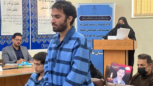 سیر رسیدگی به پرونده متهمین حمله تروریستی به حرم مطهر حضرت شاهچراغ در شهر شیراز در حالی ادامه دارد که یکی از متهمین در آخرین جلسه دادگاه، جزئیات جدید و حائز اهمیتی از نحوه پشتیبانی‌های انجام شده از داعش در داخل کشور را بیان کرد.