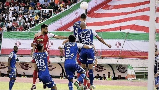 باشگاه پرسپولیس با انتشار عکس‌هایی نسبت به صحبت‌های باشگاه استقلال پس از باخت در دربی صد واکنش نشان داد.