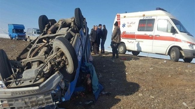 رئیس پلیس راه البرز از وقوع حادثه واژگونی یک خودرو در ساوجبلاغ خبر داد و گفت: در این حادثه راننده خودرو در دم فوت کرد و دو سرنشین آن مصدوم شدند.