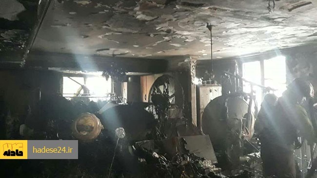 عوامل آتش نشانی حریق منزل یک طبقه در خیابان عابدینی شیراز را به موقع اطفاء کردند.