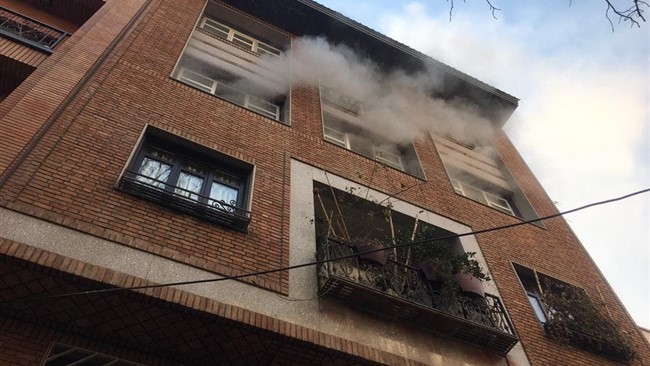 رئیس سازمان آتش نشانی اسلامشهر از اطفا حریق یک آپارتمان در قائمیه خبر داد و گفت: طی عملیات اطفا یک نفر از مرگ حتمی نجات یافت.