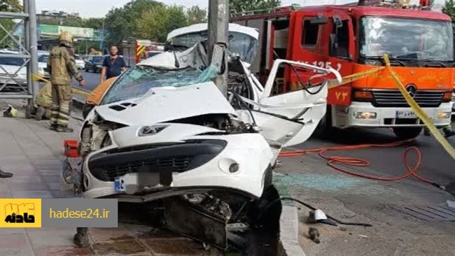 در ساعت ۶:۲۰ صبح امروز در اتوبان قم به تهران برخورد دو دستگاه خودروی سواری حادثه آفرید.