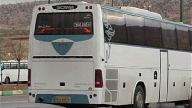 یک راننده اتوبوس مسافربری با انتشار تصاویری از شکسته شدن شیشه‌های اتوبوسش توسط راهزنان گفت: راهزنان برای چندمین بار در شهرستان ریگان در استان کرمان قصد تعرض به اموال مسافران را داشته اند.