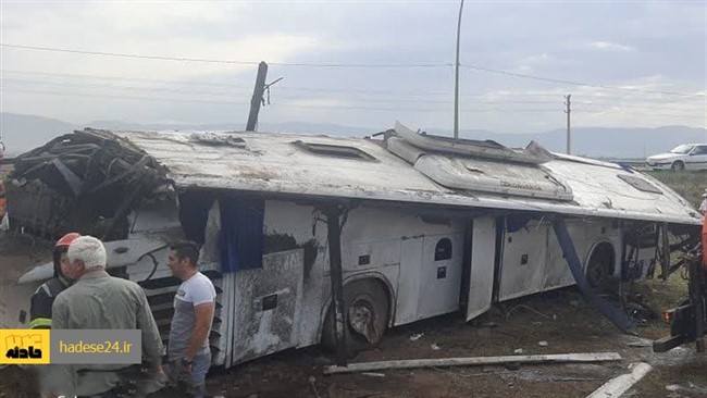 مدیر روابط عمومی اورژانس استان یزد با اشاره به واژگونی اتوبوس زاهدان - اصفهان در یزد، گفت: ۱۹ مصدوم به بیمارستان منتقل شدند.