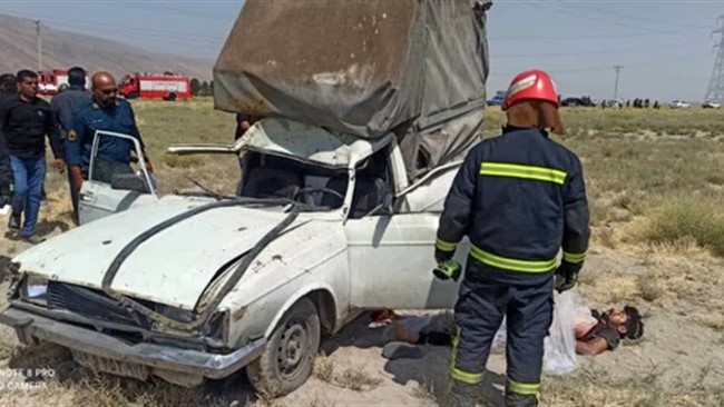 برخورد شتر با خودرو پیکان بار در جاده ظفرآباد در استان فارس یک کشته به همراه داشت.