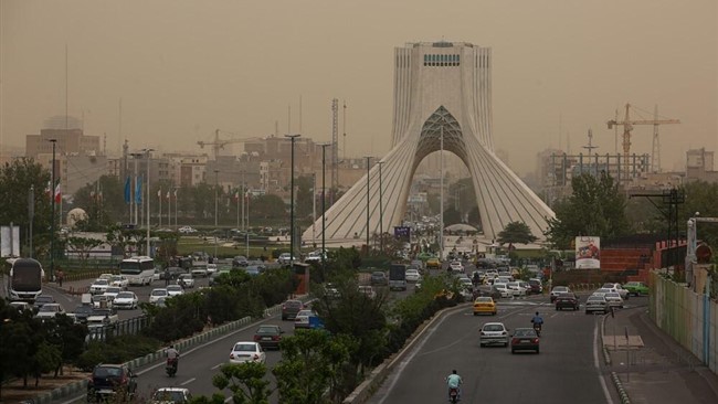 در پی تشدید پایداری جوی و افزایش غلظت آلاینده‌ها کیفیت هوای پایتخت هم‌اکنون در شرایط قرمز قرار گرفته است.