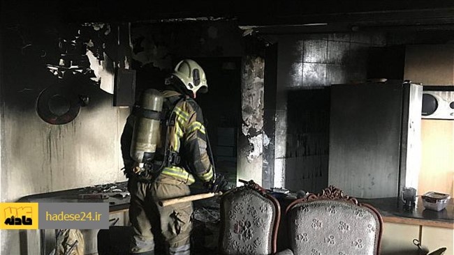آتش‌نشانان در جریان وقوع حریق در یک ساختمان مسکونی قدیمی، چهار نفر را از میان دود و آتش نجات دادند.