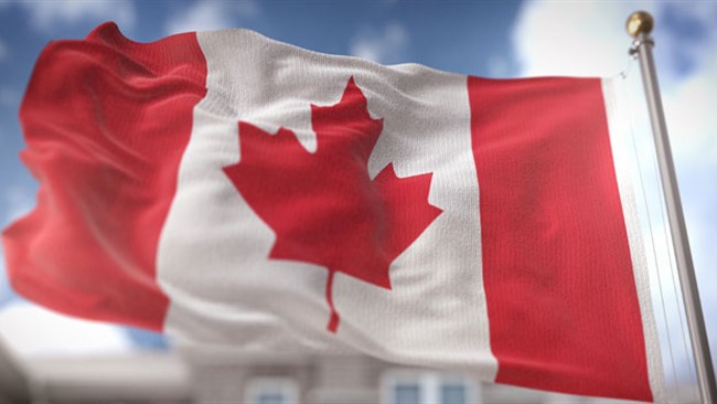 دولت کانادا می‌گوید برای «نظم دادن» به وضعیت دانشجویان خارجی صدور ویزای دانشجویی را به مدت دو سال محدود خواهد کرد.