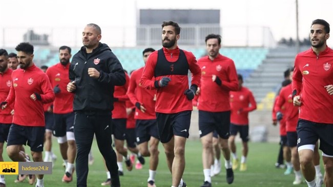 میلاد سرلک و محمد عمری دو ستاره پرسپولیس برای گذراندن خدمت سربازی راهی پادگان شدند.