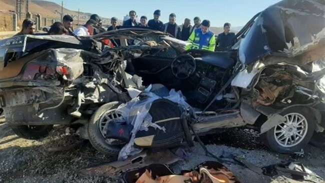 مدیرعامل هلال احمر آذربایجان‌غربی گفت: براثر تصادف یک دستگاه کامیون با سواری پژو در جاده مهاباد - ارومیه، ۲ نفر جان خود را از دست دادند.