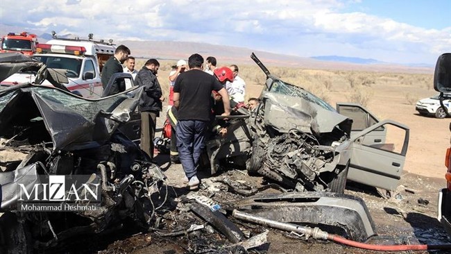 حادثه تصادف در کمربندی شمالی هرسین۱۳ مصدوم و یک فوتی برجای گذاشت.