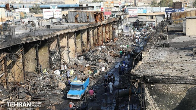 ساعت ۱۴ و ۷ دقیقه روز شنبه ۲۱ مهر، آتش‌سوزی گسترده در بازار آهن در منطقه شادآباد به سامانه ۱۲۵ اعلام و با توجه به وسعت حادثه ۲۰۰ نفر از آتش‌نشانان از ۱۱ ایستگاه با استفاده ۵۰ دستگاه تانکر آبرسان و سایر خودروهای پشتیبانی به محل حادثه اعزام شدند.
تصاویری از وضعیت بازار آهن شادآباد پس از گذشت چند روز از آتش‌سوزی را ببینید.