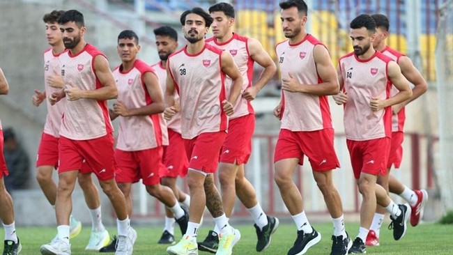 احتمال دارد هافبک پرسپولیس از این تیم جدا شود.هافبک پرسپولیس از عدم توجه گاریدو به خودش بسیار دلگیر شده و احتمال جدایی اش جود دارد.