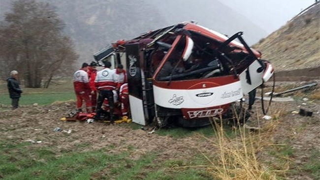 رئیس پلیس راه لرستان علت رخ دادن حادثه تصادف برای یک دستگاه اتوبوس در محور پلدختر به اندیمشک را تشریح کرد.