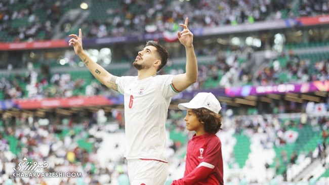 باشگاه الاهلی امارات با هافبک تیم ملی فوتبال ایران قرارداد امضا کرد تا او لژیونر جدید فوتبال ایران در امارات لقب گیرد.
