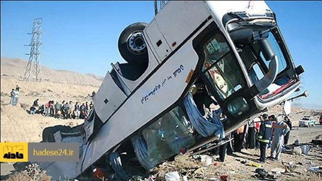 رییس اورژانس پیش بیمارستانی دانشگاه علوم پزشکی نیشابور گفت: حادثه واژگونی اتوبوس مشهد به قزوین که ظهر امروز به دلیل لغزندگی جاده در محور نیشابور- سبزوار رخ داد ۶ فوتی و ۲۰ مصدوم در پی داشت.
