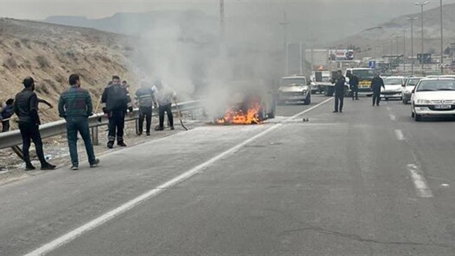 یک‌خودروی شخصی ساخت خارج از کشور توسط عوامل آتش نشانی در آزاد راه تهران پردیس اطفای حریق شد .
