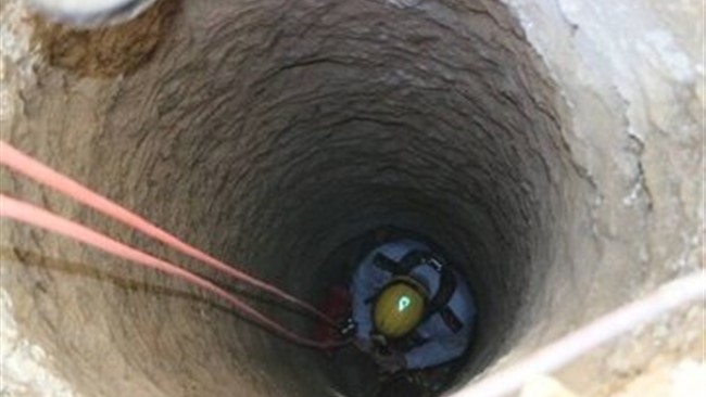 یک کارگر چاه‌کن حین انجام کار در عمق چاهی ۲۰متری در جاده اراک به هزاوه جان خود را از دست داد.